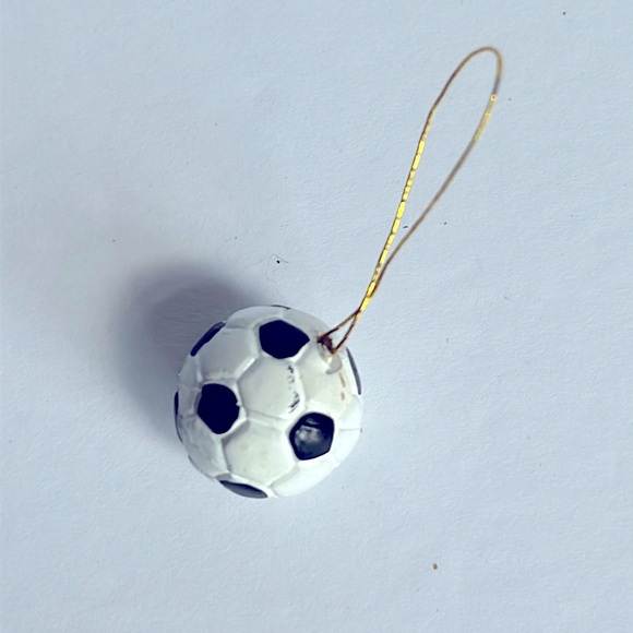 Vintage Soccer Ball Ornaments Set of 5 Mini Soccer Balls Decor - Picture 3 of 4